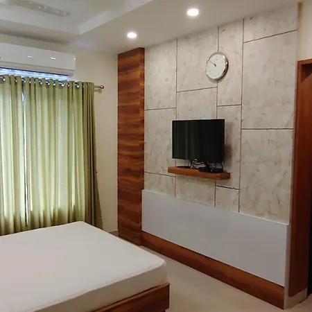 Sree Gokulam Sabari Hotel Chavakkad Exterior photo